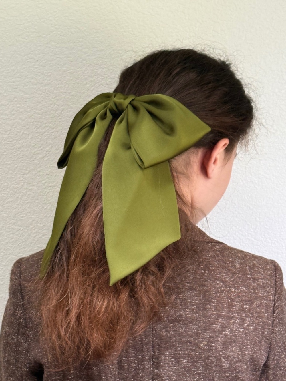 Satin oversized hair bow
